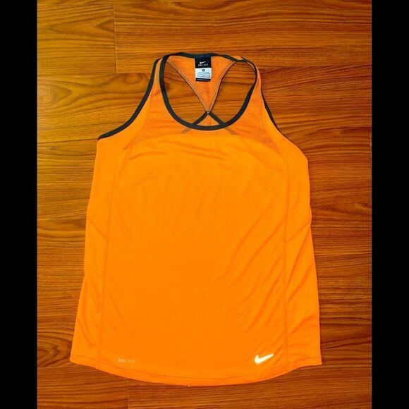 NWOT Nike Dri-Fit Tank Top Size Medium - Picture 1 of 3